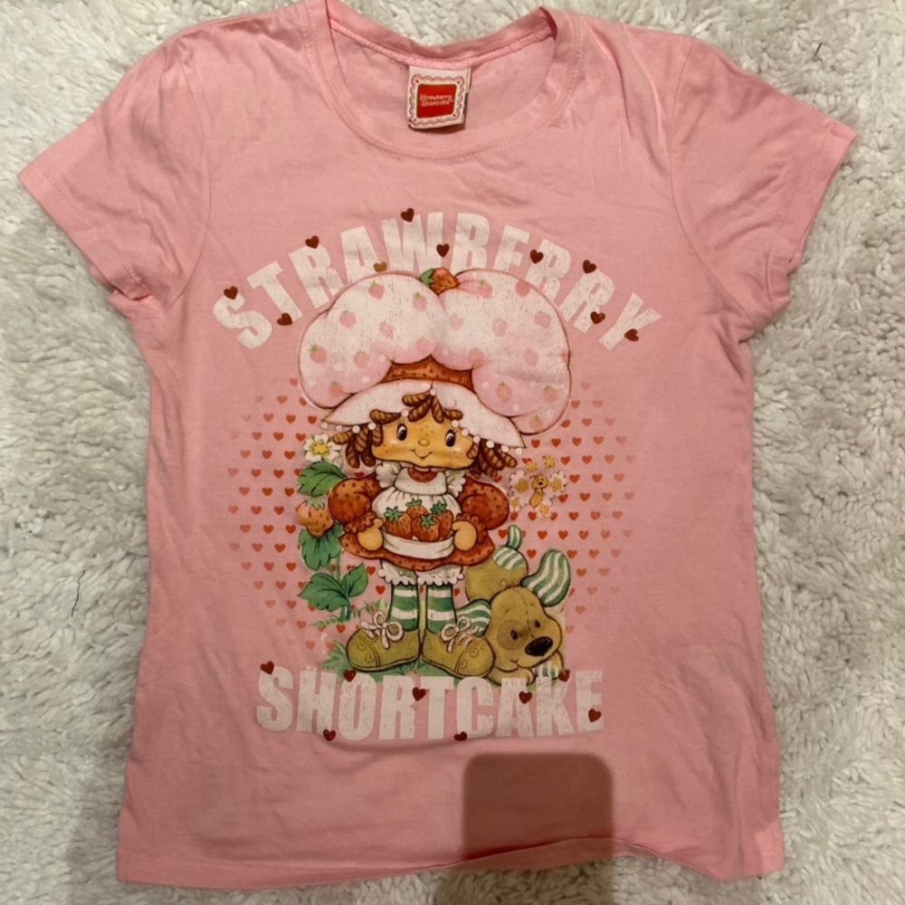 🍰🍓 Rare vintage Strawberry Shortcake shirt!
